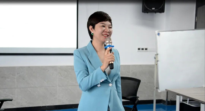 Formazione della squadra di vendite di Xiang Yi