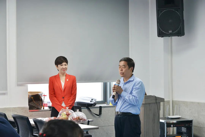 Formazione della squadra di vendite di Xiang Yi