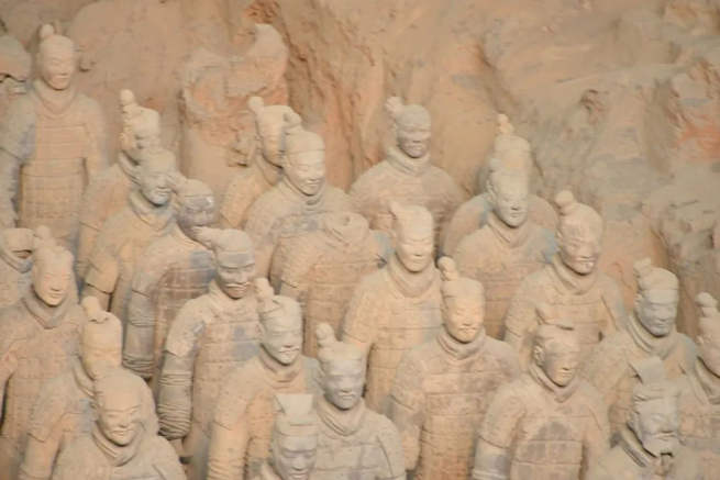 Il personale di Xiangyi si è radunato nell'antica capitale Xi'An per sperimentare il viaggio millenario di storia e cultura.